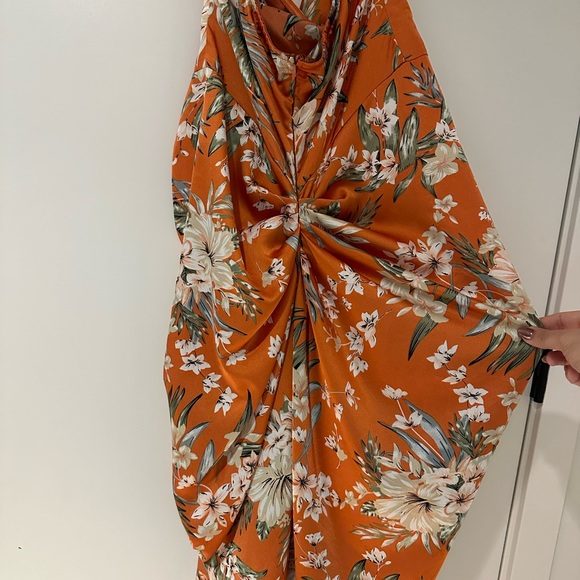 Pretty Little thing floral dress - Picture 5 of 5